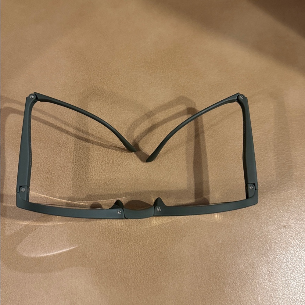 Izipizi folding reading glasses. +2.50. Kaki green. - Picture 7 of 12